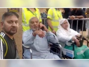 صحافی خاور حسین کے والدین کراچی پہنچ گئے، والد نے قتل کا شبہ ظاہر کردیا