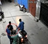 کراچی؛ گھر کے باہر کھڑے شہری کو لوٹنے کی ویڈیو سامنے آگئی