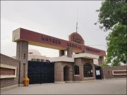 فیسوں میں اضافہ کرنے پر سیکرٹری ہیلتھ اور خیبر میڈیکل یونیورسٹی پر جرمانہ، جواب طلب