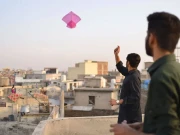 کراچی؛ پتنگ کی ڈور گردن پر پھرنے سے ایک اور شہری زخمی 