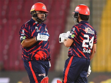 پی ایس ایل 11: کراچی کنگز کا حیدرآباد کنگز مین کو 189 رنز کا ہدف