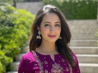 کومل عزیز خان نے شوبز کو مستقل خیرباد کہہ دیا، وجہ بھی بتادی