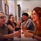 کبریٰ خان کی سارہ علی خان اور شرمیلا ٹیگور کے ساتھ خوشگوار ملاقات، ویڈیو وائرل