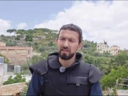 لبنان میں رپورٹنگ کے دوران صحافی اسرائیلی حملے کی زد میں آگیا، ویڈیو وائرل