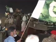 بارڈر سے واپسی پر پاک فوج کے دستوں کا لاہور کے شہریوں کی جانب سے پرتپاک استقبال