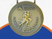 لاہور: میراتھن ریس میں پروفیشنل ایتھلیٹس کیساتھ شہریوں کی بڑی تعداد میں شرکت