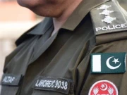 لاہور، گاڑی میں میڈم نور جہاں کا گانا اونچی آواز میں سننا شہری کو مہنگا پڑ گیا