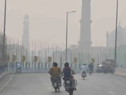 لاہور میں فضائی آلودگی برقرار، حکومت نے وجہ بھارت سے آنیوالی ہوائیں قرار دے دیں