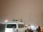 لاہور میں دن کے وقت اندھیرا چھا گیا، ویڈیو دیکھیں