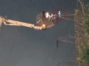 لاہور میں بیوی سے جھگڑے کے بعد شہری بجلی کے ہائی ٹینشن کھمبے پر چڑھ گیا