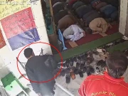 راولپنڈی؛ مسجد میں نماز پڑھتے شہری کا لیپ ٹاپ بیگ چوری، فوٹیج بھی سامنے آگئی