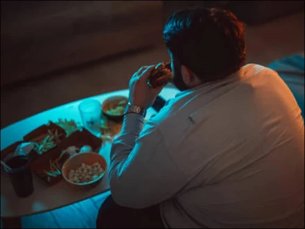 رات دیر سے کھانا صحت کے لیے کیوں نقصان دہ ہوسکتا ہے؟