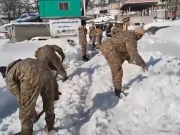وادی لیپہ میں شدید سردی اور سخت موسمی حالات کے باوجود پاک فوج کے جوانوں کے حوصلے بلند