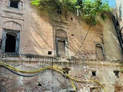 کھارادر میں انتہائی خستہ حال 5 منزلہ عمارت خالی کرالی گئی، چھ خاندان سڑک پر آگئے