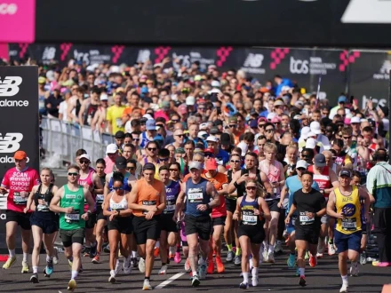 لندن میراتھن میں پاکستانیوں کی دھوم، اطہر کی برق رفتار دوڑ نے سب کو پیچھے چھوڑ دیا