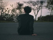 تنہائی کس طرح ذہنی و جسمانی صحت کو متاثر کرتی ہے؟