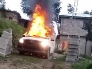 لوئر دیر میں سرچ آپریشن کے دوران دہشتگردوں کا حملہ، پولیس گاڑیاں نذرِ آتش