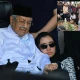 مہاتیر محمد کی اہلیہ 100 سال کی عمر میں انتقال کرگئیں؛ (فوٹو؛ اے ایف پی)