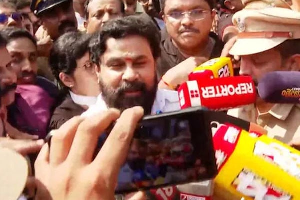 ملیالم سپراسٹار پر الزام تھا کہ انھوں نے 2017 میں اداکارہ کو اغوا کروا کر اجتماعی زیادتی کروائی