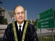 ہر کیس آئینی بینچ میں نہ بھجوائیں، کچھ ہمارے سامنے بھی رہنے دیں، جسٹس منصور کے ریمارکس