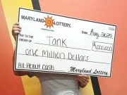 امریکا: اسٹور ملازمہ نے شہری کو لاکھوں ڈالر جتوا دیے