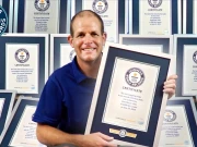 52 ہفتوں میں 52 عالمی ریکارڈز قائم کرنے والا شخص