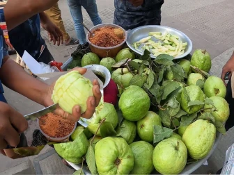 امرود کچے ہیں یا پکے ہوئے؟ 99 فیصد لوگ یہ غلطی کرجاتے ہیں