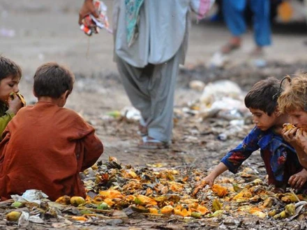 حکومت کا غربت ناپنے کا پیمانہ تبدیل کرنے پر غور