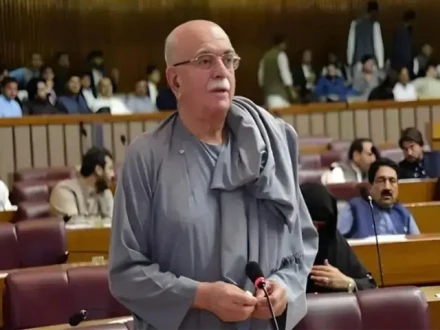 بلوچوں کو یقین دہانی کرائی جائے صوبے کے وسائل پر آپ ہی کا حق ہے، اچکزئی