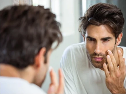 مردوں کے لیے بڑھتی عمر میں جوان نظر آنے کے آسان طریقے