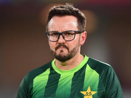 کوچز اور کھلاڑیوں کو ٹیم سے نکالنے میں میرا کوئی کردار نہیں ہے، مائیک ہیسن