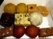 نوشہرہ میں منگنی کی تقریب میں مٹھائی کھانے سے کئی افراد کی حالت غیر