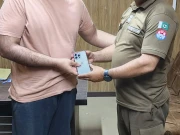 6 لاکھ کا موبائل فون چوری کرنے کی ویڈیو سامنے آ گئی، ملزم گرفتار