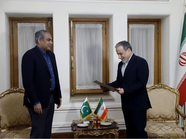 محسن نقوی کی عباس عراقچی سے ملاقات، ایرانی سپریم لیڈر کیلیے 