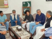 وزیر داخلہ کی شہید لیفٹیننٹ حسان اشرف کی رہائشگاہ آمد، اہل خانہ کو دلاسہ دیا