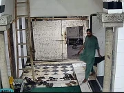 کراچی، مسجد کے نل چوری کرنے والا شخص رنگے ہاتھوں پکڑا گیا