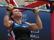 آسٹریلوی خاتون نے 7000 سے زائد پُل اپس کرکے ریکارڈ قائم کردیا