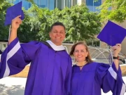 ماں اور بیٹے نے ایک ساتھ گریجویشن مکمل کرلی