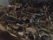 کراچی، پولیس کا ڈبل ایکشن، 35 چوری شدہ موٹر سائیکلیں اور موبائل فونز چھیننے والے نیٹ ورکس بے نقاب