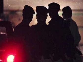 ملتان شہر میں پولیس کا بڑا سرچ آپریشن، سیکڑوں افراد کی چیکنگ، 8 افراد گرفتار