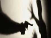 لڑکی کی وجہ سے بیٹے، ملزم میں چپقلش ہوئی، لڑکی نے ہی بیٹے کو مروایا، مقتول نوجوان کی والدہ کا دعویٰ