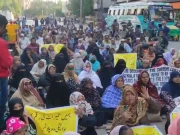 حکومت سندھ اعلان کردہ پلاٹ اور رقم فراہم کرے، نالہ متاثرین سراپا احتجاج