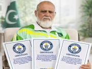 74 سالہ پاکستانی نسیم الدین نے گنیز ورلڈ ریکارڈز کی ہیٹ ٹرک مکمل کرلی