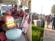 نوشہرہ؛ اسکول بس بے قابو ہوکر اُلٹ گئی، 10 طلبہ زخمی