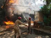 گنجان آباد علاقے میں ہونے کے باعث آگ بجھانے میں مشکلات کا سامنا رہا