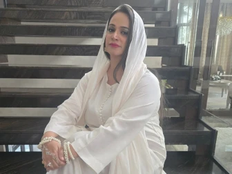 نور بخاری کا ہونٹوں پر تنقید کرنے والوں کو سخت جواب