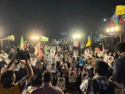 کراچی، جنگ بندی کے باوجود لبنان پر اسرائیلی حملوں کے خلاف نمائش چورنگی پر احتجاجی جلسہ