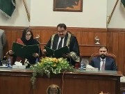 کوئٹہ میں تاریخی لمحہ: ڈپٹی اسپیکر غزالہ گولہ نے قائم مقام گورنر بلوچستان کا حلف اٹھا لیا