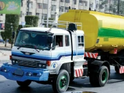 حیدرآباد، نرم زمین میں دھنسے آئل ٹینکر کو کامیاب ریسکیو آپریشن کے بعد نکال لیا گیا