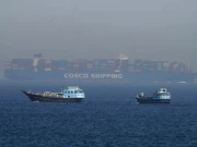 امریکا نے اپنے جہازوں کو ایرانی پانیوں سے دور رہنے کی وارننگ جاری کردی